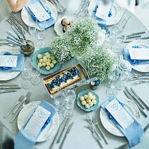 アルマリアン 福岡(ALMALIEN FUKUOKA) 流行りのかすみ草によく似合う爽やかなブルーは夏の結婚式にもおすすめ