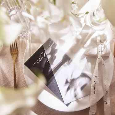 アルマリアン 福岡（ALMALIEN FUKUOKA）/エスクリウェディング ふたりらしさを装花や色づかいで表現します