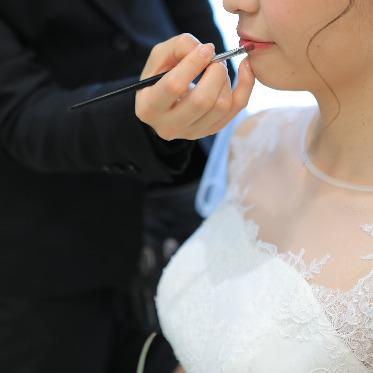 アルマリアン 福岡(ALMALIEN FUKUOKA)
「ありがとう」の笑顔を最高に美しくする、ヘアメイクアップアーティスト