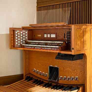 LEBAPIREO(レガピオーレ)-urban villa wedding- 厳かな教会式は生演奏
人前式でも使用可