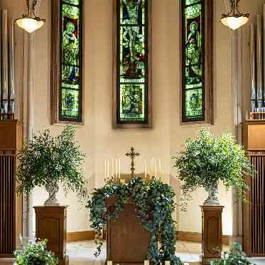 LEBAPIREO(レガピオーレ)-urban villa wedding- 修道院で使用されていた歴史あるステンドグラス