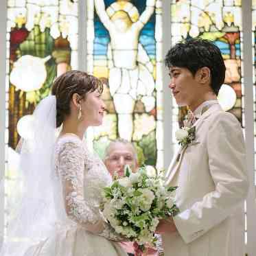 Monterfare(モンテファーレ) イングランド北部ウェークフィールド、1世紀以上人々を見守り続けたステンドグラス