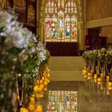 Monterfare(モンテファーレ) ステンドグラスの反射でゲストの記憶に