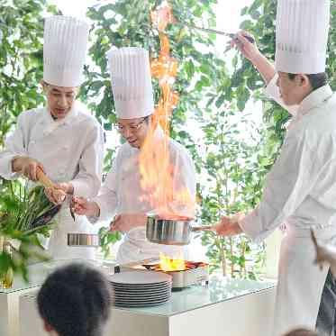 Monterfare(モンテファーレ) 迫力満点のフランベは立ち上る炎、肉の焼ける音でゲストも楽しめる演出