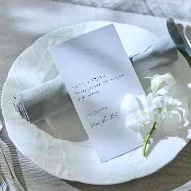 Monterfare(モンテファーレ) テーブルセットできちんと感をもたせつつ、どこか寛いだ雰囲気。