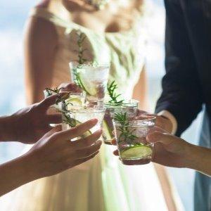 センスの良いパーティは空気感までもオシャレ。さりげないワンシーンも絵になる一枚に