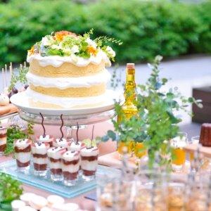 色とりどりのデザートを並べれば、心おどるパーティタイムのはじまり♪