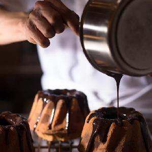 デザートブッフェのスイーツもセンゾクパティシエが丹念に作り上げる