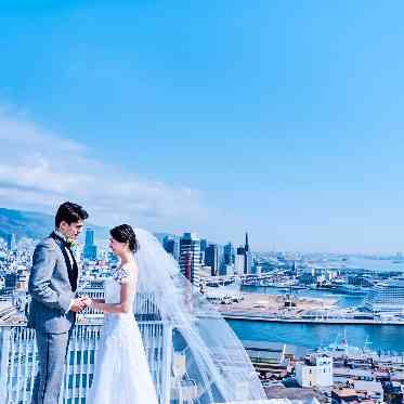 THE MARCUS SQUARE KOBE(ザ マーカススクエア 神戸) 細部までこだわった洗練されたドレス