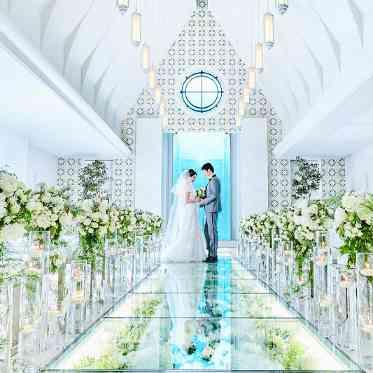 THE MARCUS SQUARE KOBE(ザ マーカススクエア 神戸) ガラスのバージンロードが映える装飾