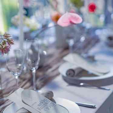 TOAST シンプルな会場はアレンジ自在