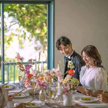 TOAST 長卓はゲストと会話を楽しめる