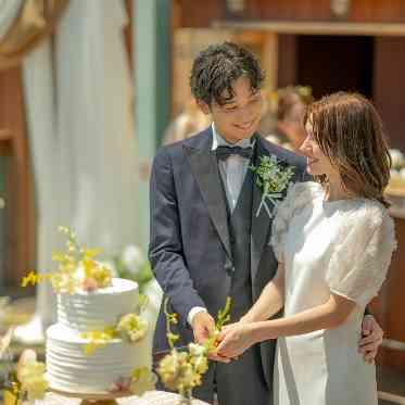 TOAST 青空の下のケーキ入刀