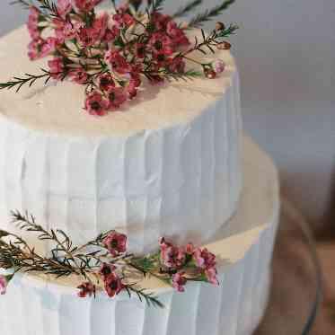 TOAST テーマカラーの色味をお花でトッピング