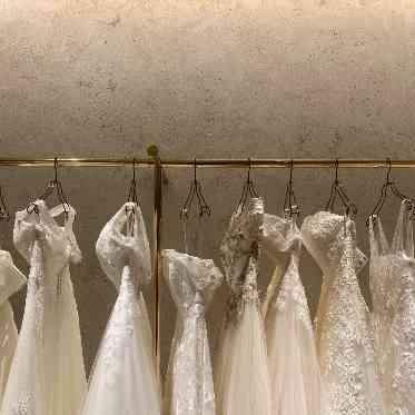 TOAST 世界各国の人気デザイナーが手掛ける洗練されたドレスたち