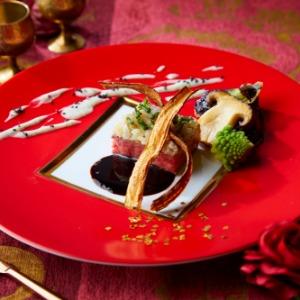 代官山 鳳鳴館 国産和牛ロース肉に長ネギ、ミョウガ、玉葱、穂紫蘇を合わせたシャリアピン仕立て