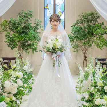 ザ サリィガーデン まるで森の中にあるチャペルは柔らかい雰囲気