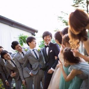 ザ サリィガーデン 大切な友人たちと一緒の1ショット(ブライズメイド・グルームズマンと)