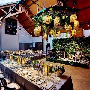 ザ サリィガーデン 会場は中央にバンド&ダンススペースを用意