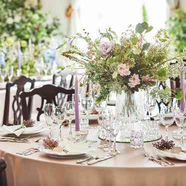 ヴィクトリアガーデン恵比寿迎賓館/テイクアンドギヴ・ニーズウェディング テーブルコーディネート