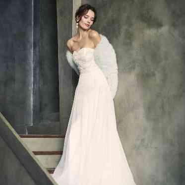 トレンドを抑えたドレスが豊富