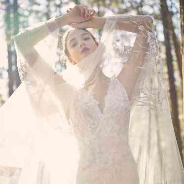 トレンドを抑えたドレスが豊富