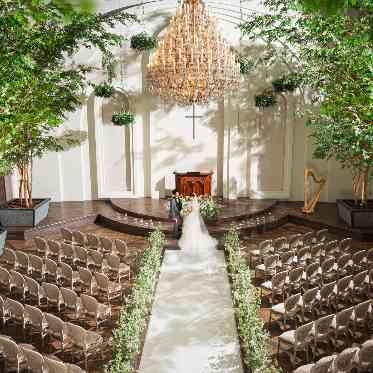 ホテルフランクス 【ラフォレ】3フロア吹き抜けの開放的な緑溢れるチャペル