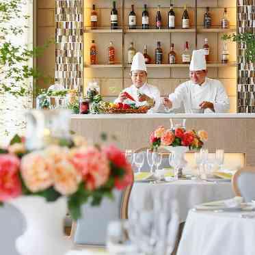 ホテルフランクス 【オープンキッチン】ホテル自慢の出来立て料理でゲストをおもてなしできる