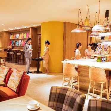 ゆったりくつろげるラウンジ