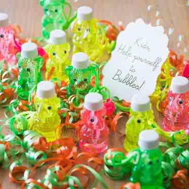 ホテルフランクス カラフルバブルの可愛いシャボン玉演出。一緒にパーティを盛り上げて!