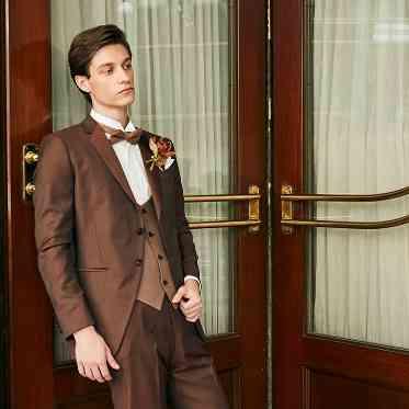 ホテルフランクス メンズフォーマルも豊富にラインナップ