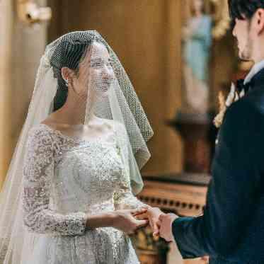 アモーレヴォレ サンマルコ/FIVESTAR WEDDING ステンドグラスから差し込む光に包まれて誓う愛。