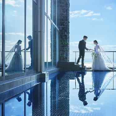 SOLA KOBE ガラスと水面が作り出す幻想的空間