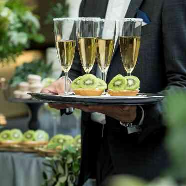 SOLA KOBE 確かなサービス力ゲストも安心の接客にておもてなし