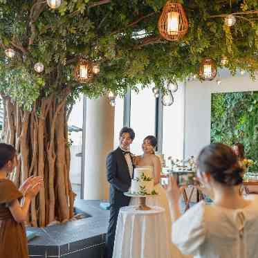 SOLA KOBE ゲストと近い距離でケーキ入刀