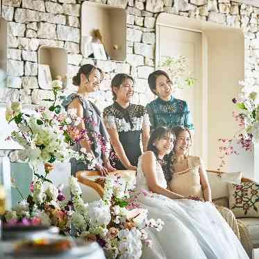 SOLA KOBE 石畳の壁が作り出す上質でナチュラルな雰囲気でゲストとゆっくり過ごせる。