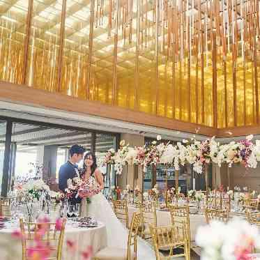 ガラス天井と圧巻のスケールが叶える、自然光あふれるグレースヴィラ