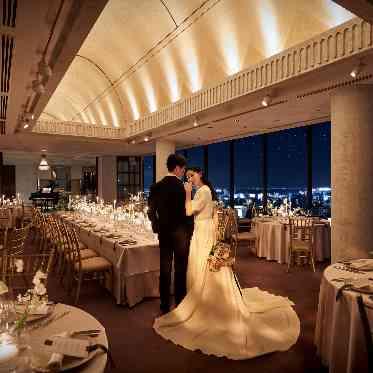 ナイトウェディングの魅力的な1日を