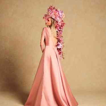 SOLA KOBE カラードレスのラインナップも充実