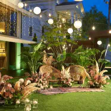 BELLE UN JOUR(ベルアンジュール) 披露宴会場から自由にガーデンへ出て思い思いの時間を過ごして♪