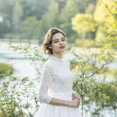 BELLE UN JOUR(ベルアンジュール) 海外インポートのドレスを採用
シルクという素材と、洗練されたデザインが最大の魅力