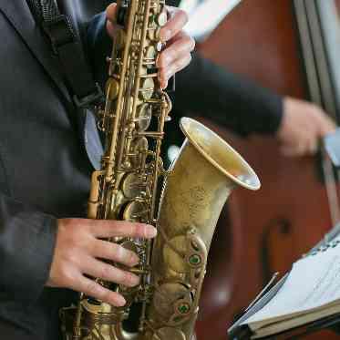 ENOTECA PINCHIORRI(エノテーカ ピンキオーリ) 生演奏でゲストをお出迎え 優雅で上質なひとときをお過ごしいただけます