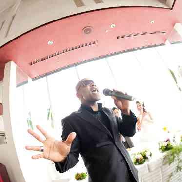 ENOTECA PINCHIORRI(エノテーカ ピンキオーリ) 外国人シンガーによる演出も