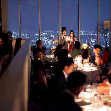 ENOTECA PINCHIORRI(エノテーカ ピンキオーリ) キャンドルリレーで火をつなぎ、幻想的な空間を演出