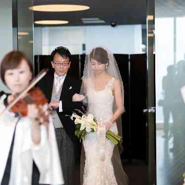 ENOTECA PINCHIORRI(エノテーカ ピンキオーリ) 【挙式入場】お父様へ思いを込めてご入場 (聖歌隊/生演奏は教会式費用に含む)