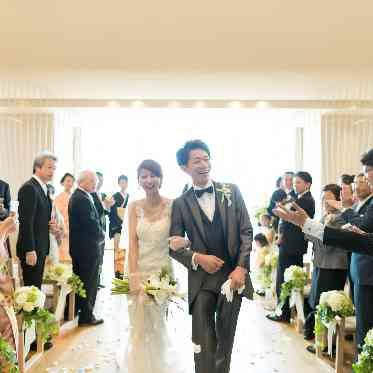 ENOTECA PINCHIORRI(エノテーカ ピンキオーリ) 【挙式退場】しっかりと誓いを立て笑顔でご出発 (フラワーシャワー持込無料)