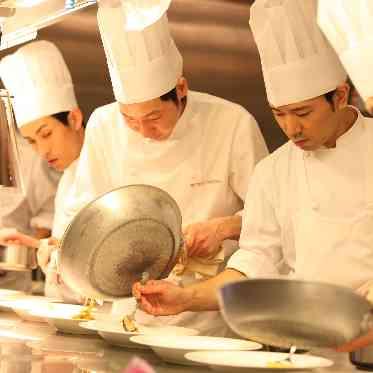 ENOTECA PINCHIORRI(エノテーカ ピンキオーリ) もちろん作り置きは一切しておりません パンも当日お店で焼いたものを提供