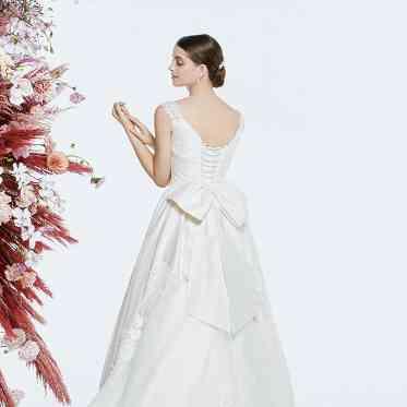 ENOTECA PINCHIORRI(エノテーカ ピンキオーリ) ドレスブランド「フォーシス&カンパニー」