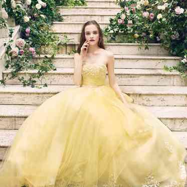 ENOTECA PINCHIORRI(エノテーカ ピンキオーリ) カラードレスも多彩にご用意。お気に入りの一着を見つけて!