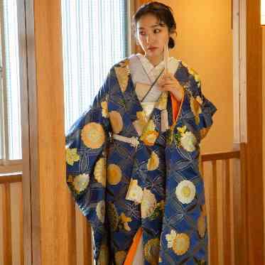 提携衣装店:CANVAS